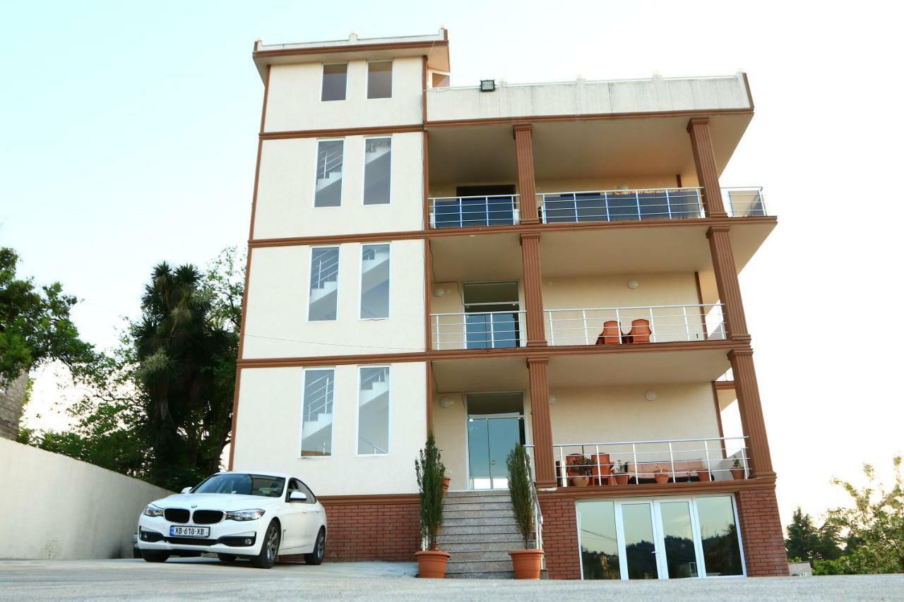 Rainbow Rooms Apart Hotel Makhinjauri Exterior photo