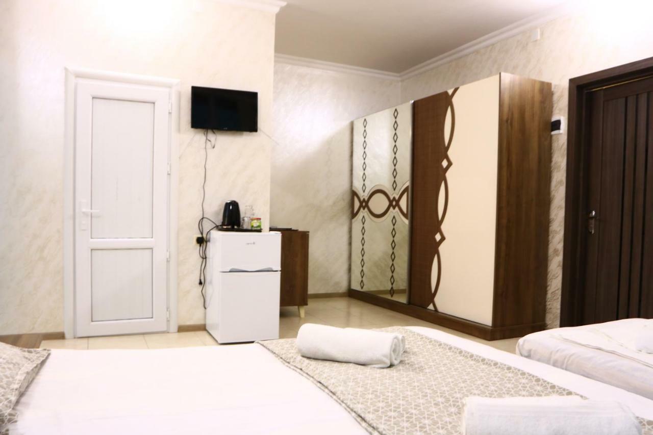 Rainbow Rooms Apart Hotel Makhinjauri Exterior photo