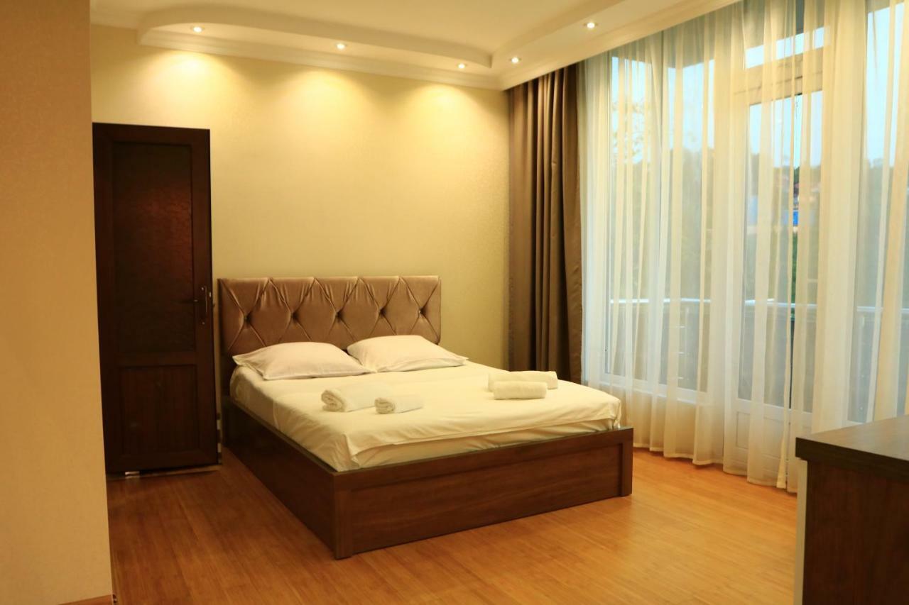 Rainbow Rooms Apart Hotel Makhinjauri Exterior photo