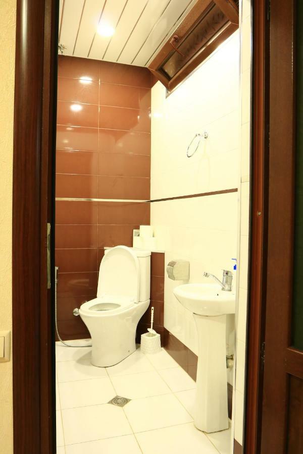 Rainbow Rooms Apart Hotel Makhinjauri Exterior photo